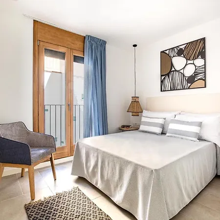 Apartment Chic! By Alegria *